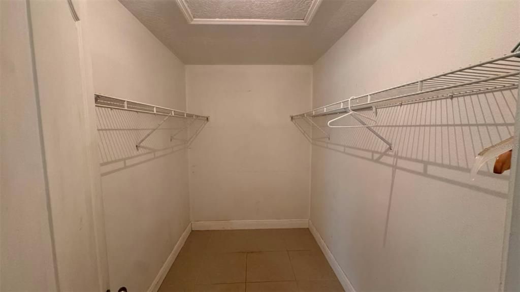For Rent: $2,100 (4 beds, 2 baths, 1890 Square Feet)