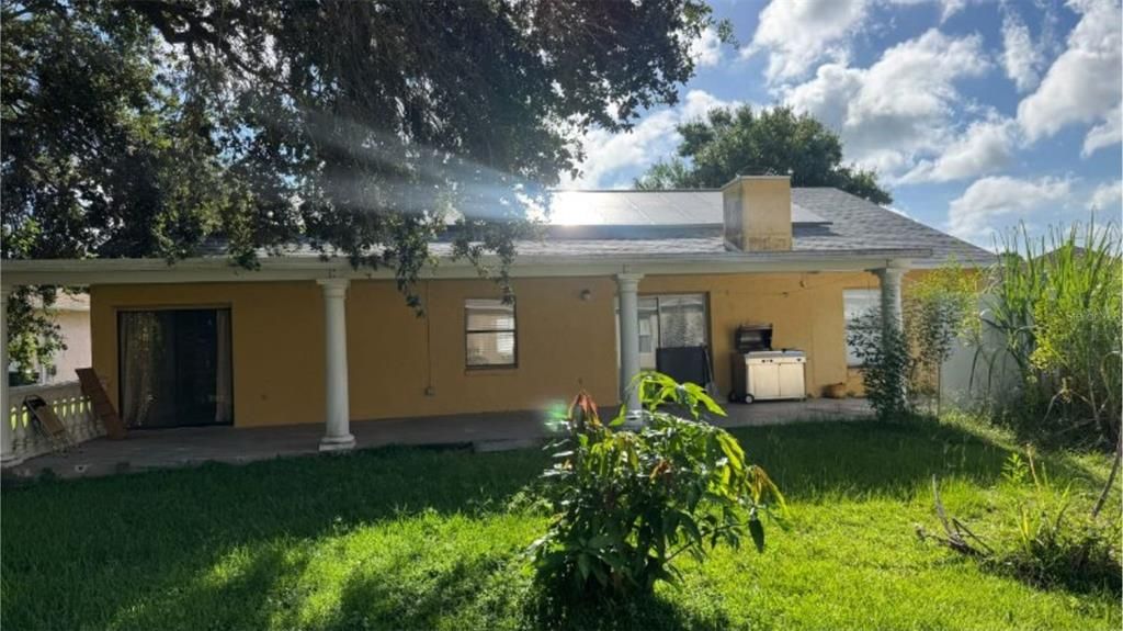 For Rent: $2,100 (4 beds, 2 baths, 1890 Square Feet)