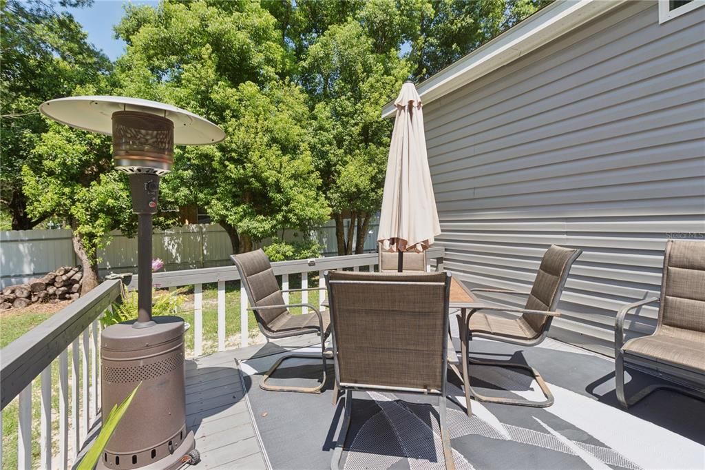 For Sale: $295,000 (3 beds, 2 baths, 1269 Square Feet)