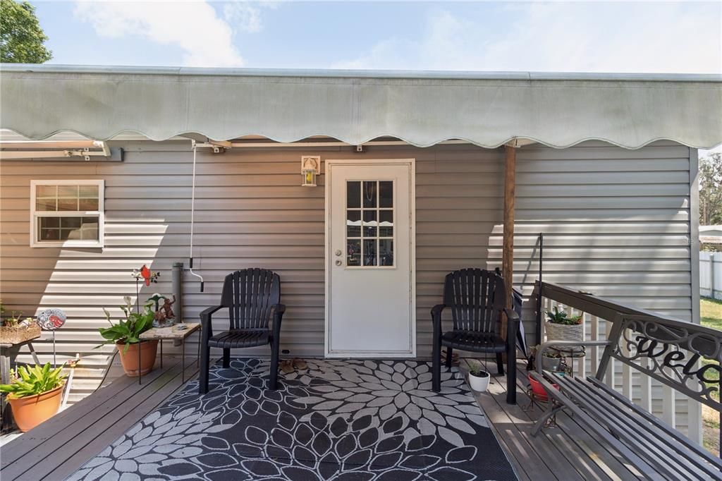 For Sale: $295,000 (3 beds, 2 baths, 1269 Square Feet)