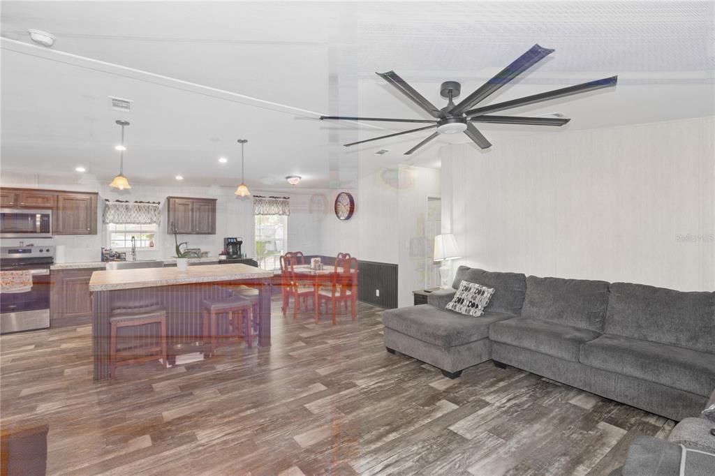 For Sale: $295,000 (3 beds, 2 baths, 1269 Square Feet)