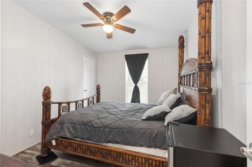 For Sale: $295,000 (3 beds, 2 baths, 1269 Square Feet)