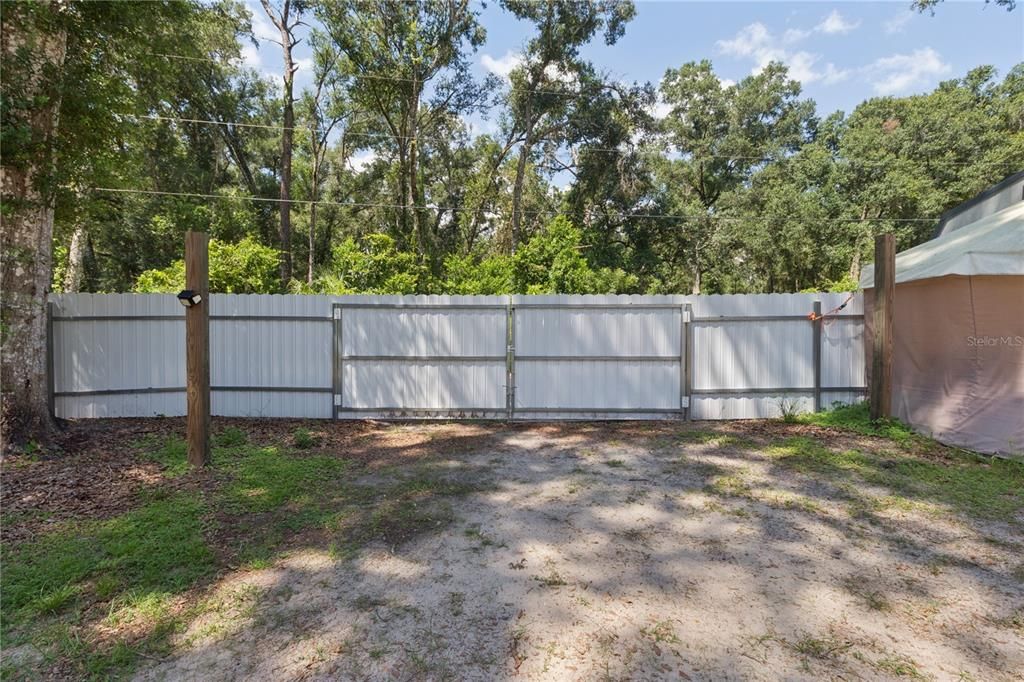 For Sale: $295,000 (3 beds, 2 baths, 1269 Square Feet)