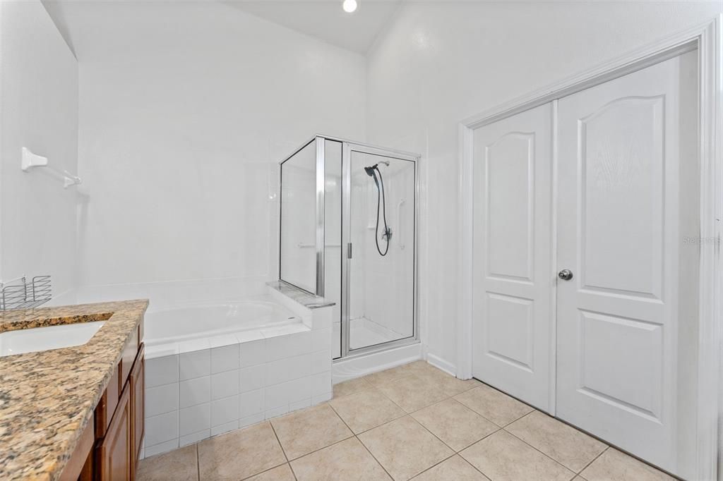 For Sale: $390,000 (4 beds, 2 baths, 1956 Square Feet)