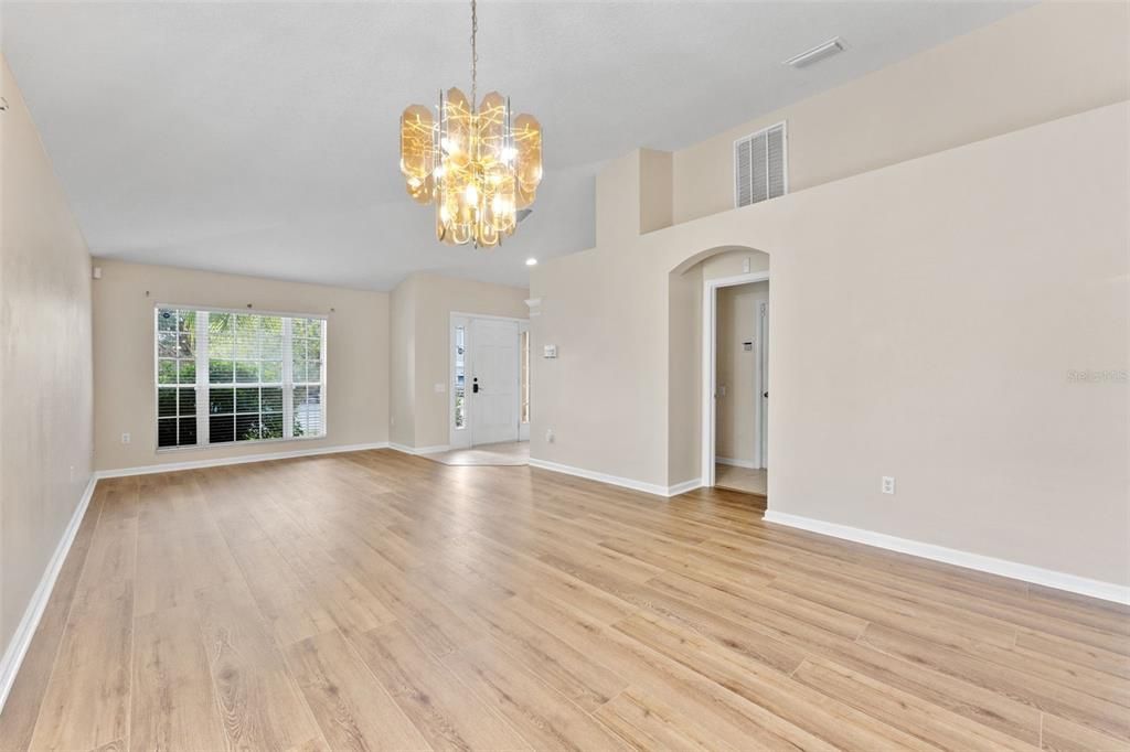 For Sale: $390,000 (4 beds, 2 baths, 1956 Square Feet)
