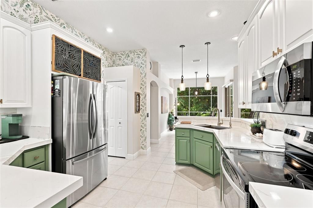 For Sale: $499,000 (3 beds, 2 baths, 1982 Square Feet)