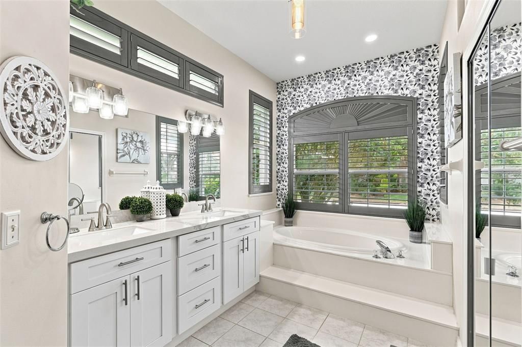For Sale: $499,000 (3 beds, 2 baths, 1982 Square Feet)
