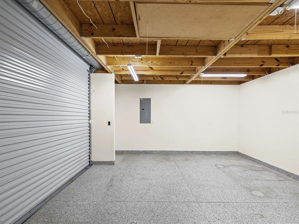 En Venta: $645,000 (3 camas, 3 baños, 2450 Pies cuadrados)