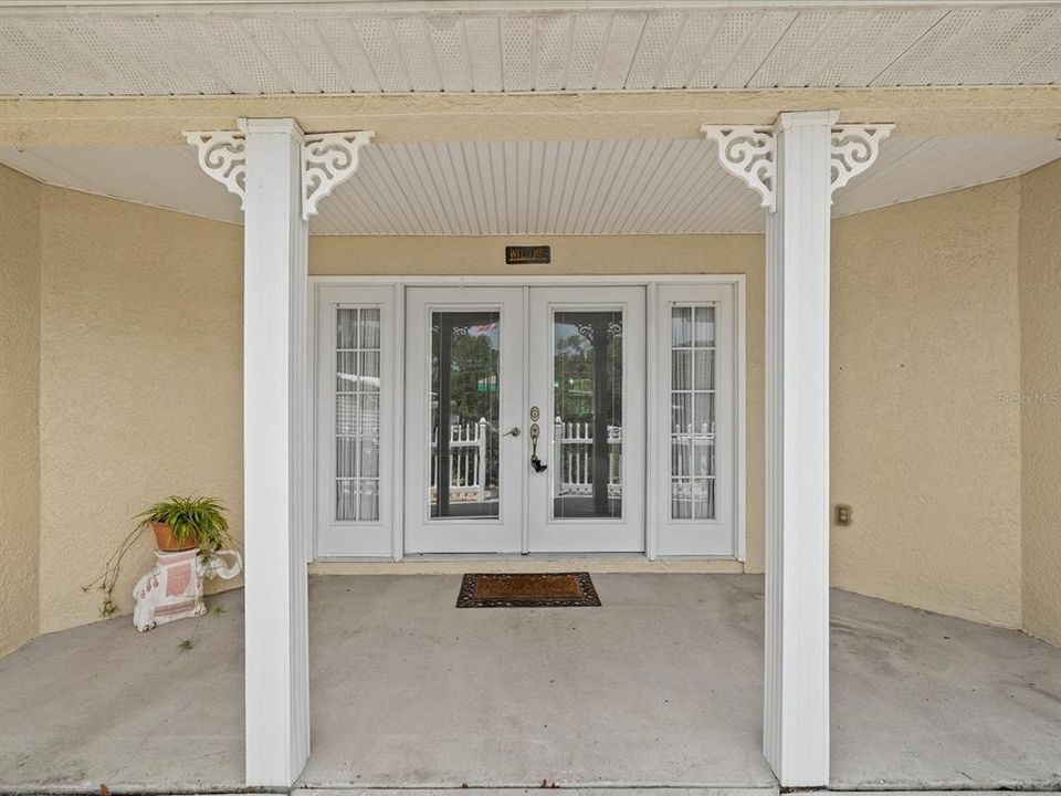 En Venta: $645,000 (3 camas, 3 baños, 2450 Pies cuadrados)