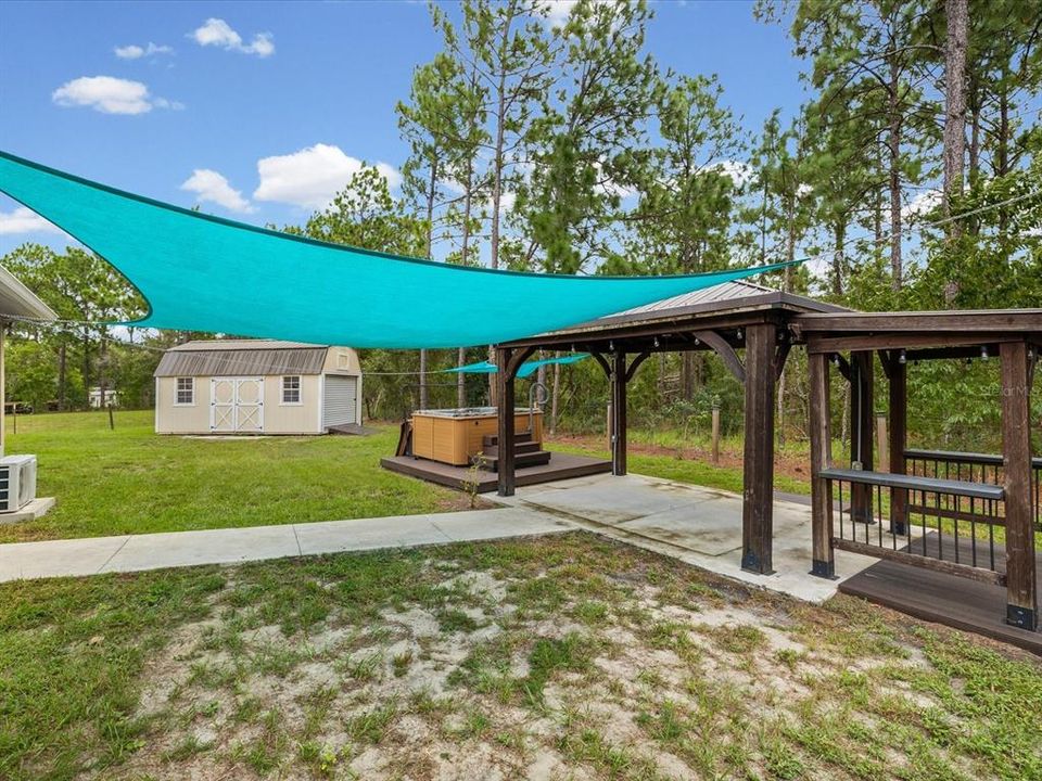 En Venta: $645,000 (3 camas, 3 baños, 2450 Pies cuadrados)