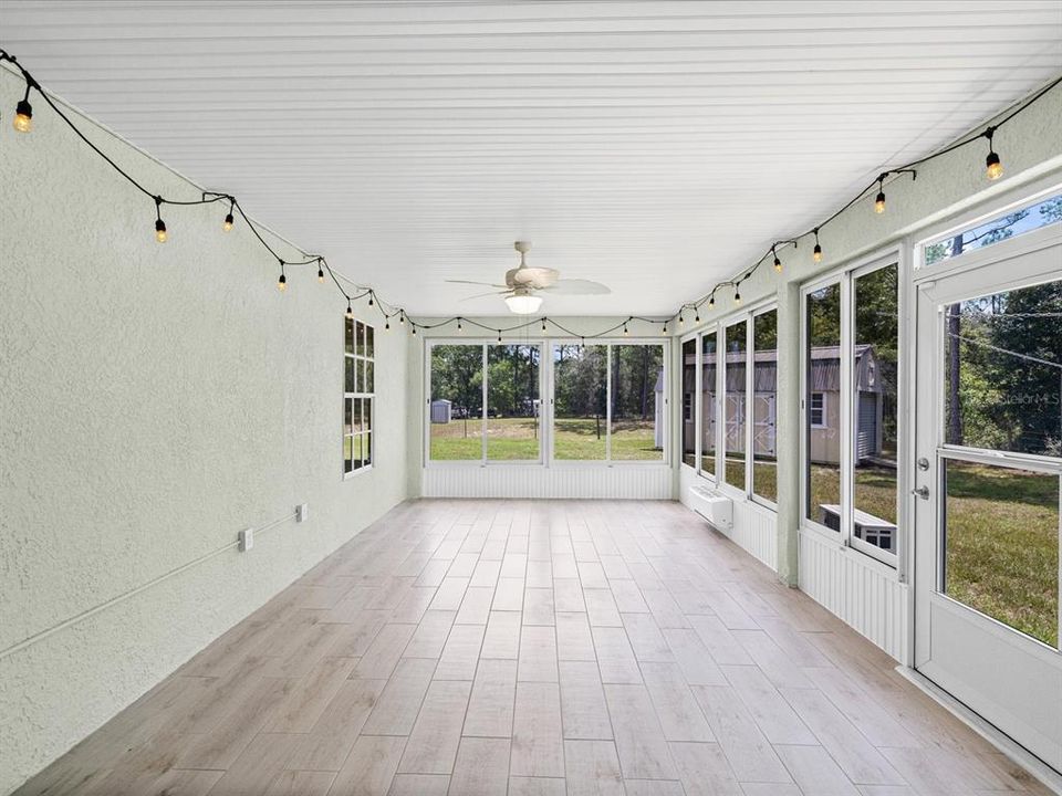 En Venta: $645,000 (3 camas, 3 baños, 2450 Pies cuadrados)