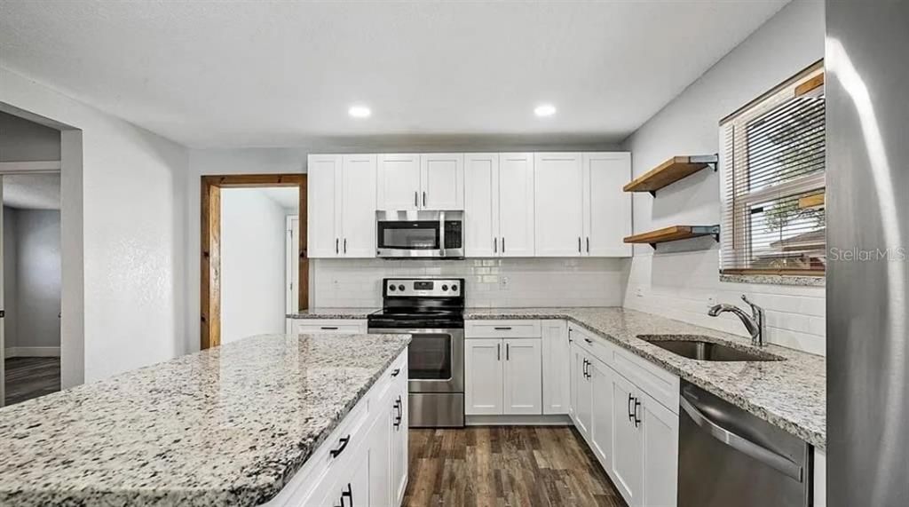 For Rent: $2,995 (1 beds, 1 baths, 432 Square Feet)