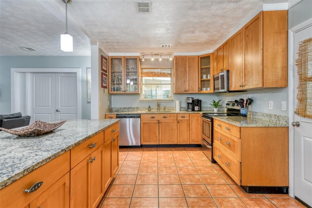 En Venta: $609,000 (3 camas, 2 baños, 1779 Pies cuadrados)