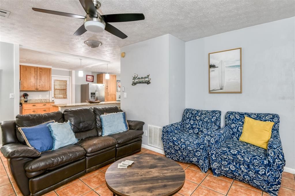 En Venta: $609,000 (3 camas, 2 baños, 1779 Pies cuadrados)