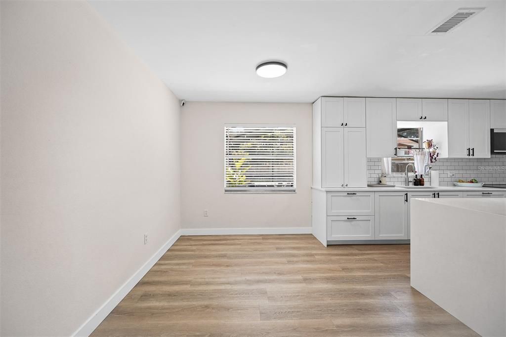 For Sale: $369,900 (3 beds, 2 baths, 1432 Square Feet)