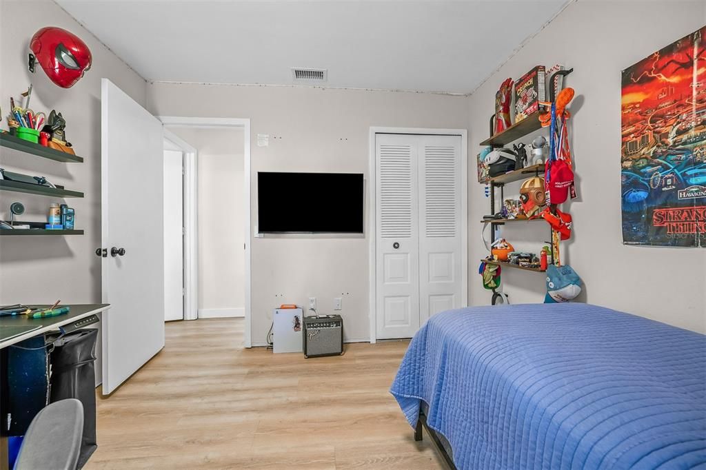 For Sale: $369,900 (3 beds, 2 baths, 1432 Square Feet)