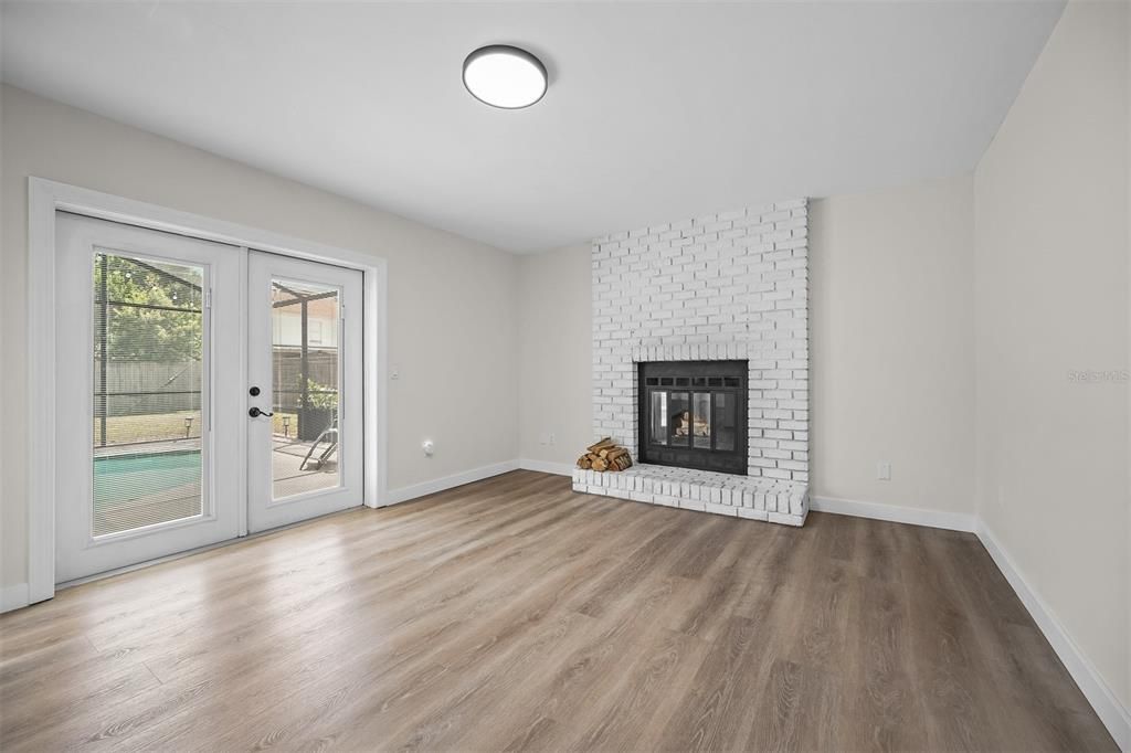 For Sale: $369,900 (3 beds, 2 baths, 1432 Square Feet)