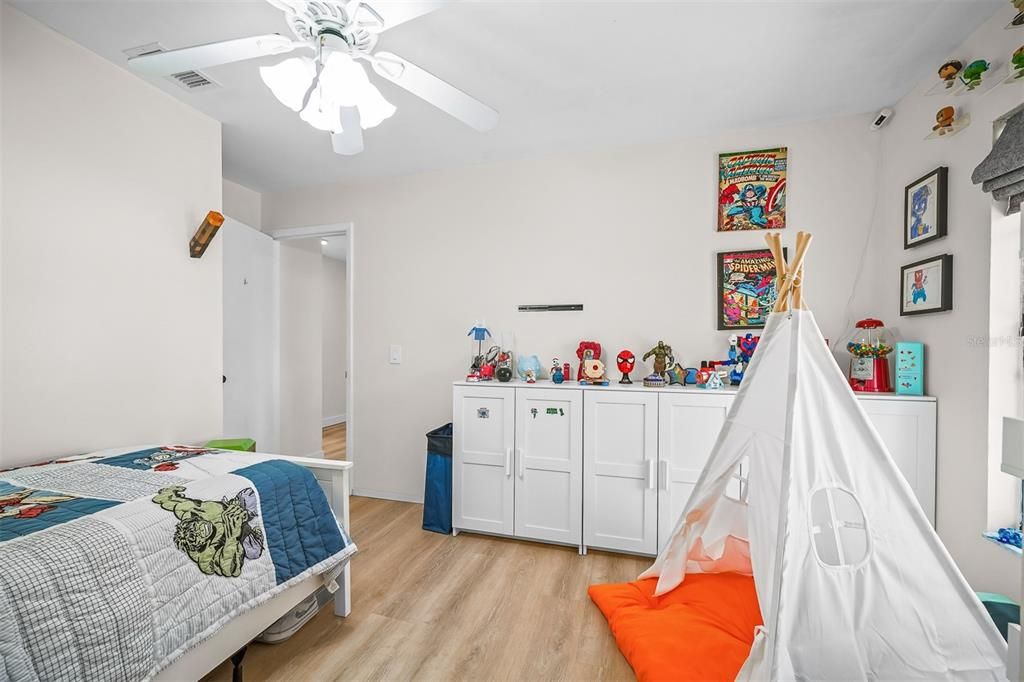 For Sale: $369,900 (3 beds, 2 baths, 1432 Square Feet)