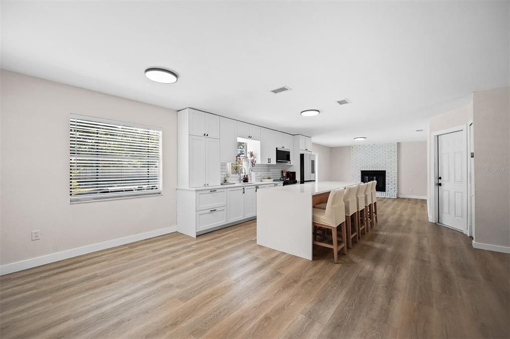 For Sale: $369,900 (3 beds, 2 baths, 1432 Square Feet)