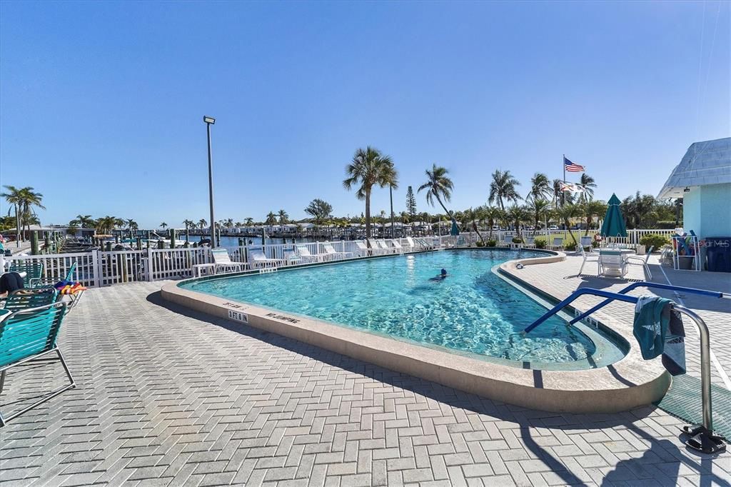 For Rent: $2,600 (2 beds, 2 baths, 1423 Square Feet)