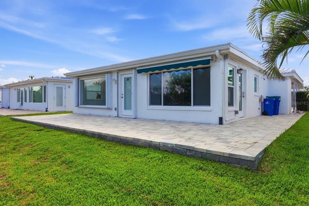 For Rent: $2,600 (2 beds, 2 baths, 1423 Square Feet)