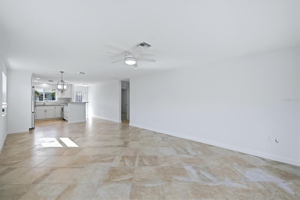For Rent: $2,600 (2 beds, 2 baths, 1423 Square Feet)