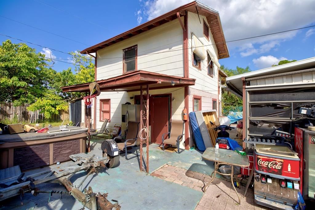 На продажу: $265,000 (8 спален, 5 ванн, 3970 Квадратных фут)