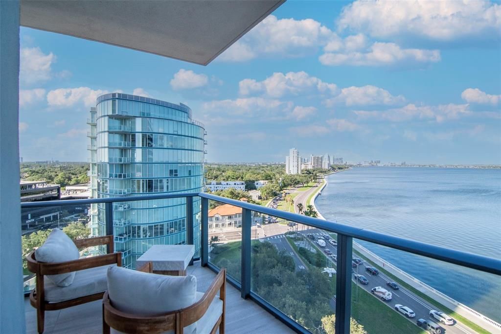 For Sale: $3,200,000 (3 beds, 3 baths, 2937 Square Feet)