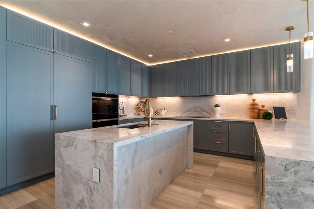 For Sale: $3,200,000 (3 beds, 3 baths, 2937 Square Feet)