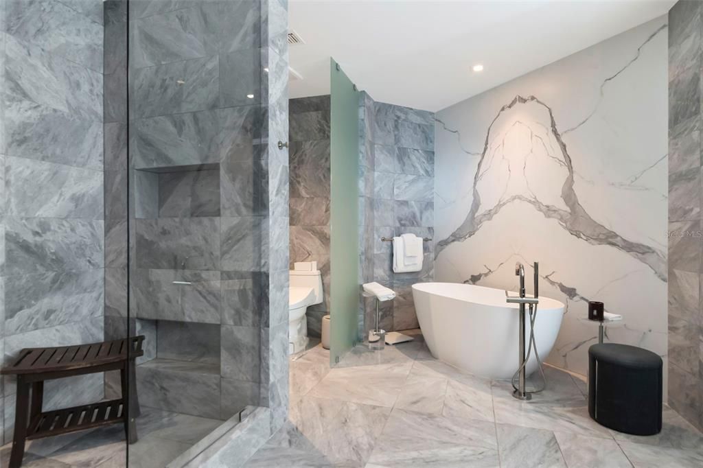 For Sale: $3,200,000 (3 beds, 3 baths, 2937 Square Feet)