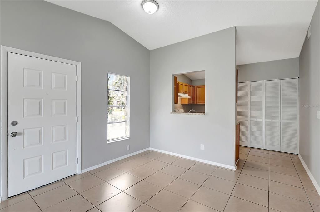 For Sale: $249,900 (2 beds, 2 baths, 900 Square Feet)