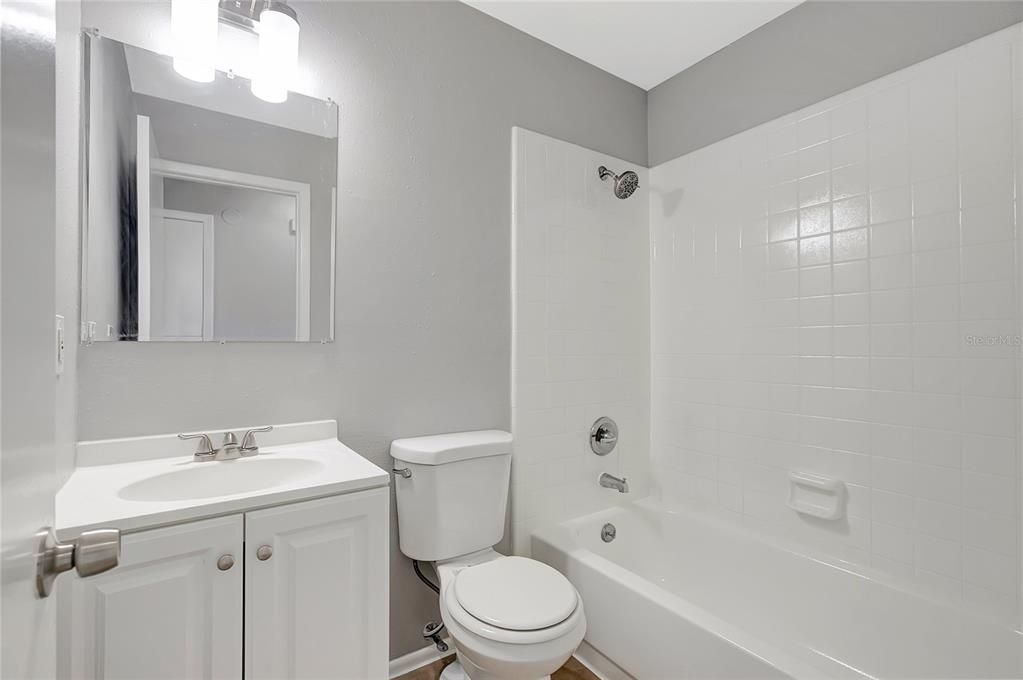 For Sale: $249,900 (2 beds, 2 baths, 900 Square Feet)