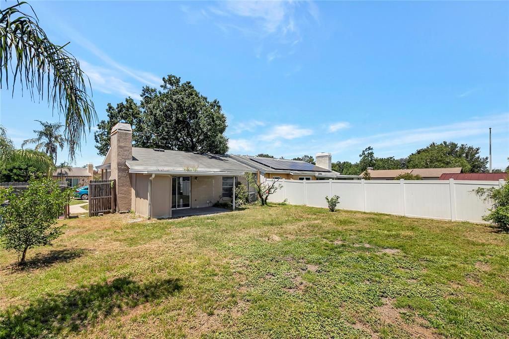 For Sale: $249,900 (2 beds, 2 baths, 900 Square Feet)