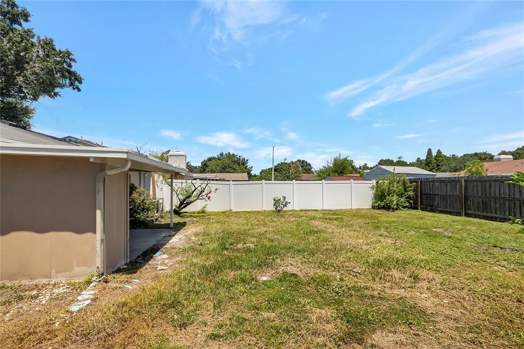 For Sale: $249,900 (2 beds, 2 baths, 900 Square Feet)