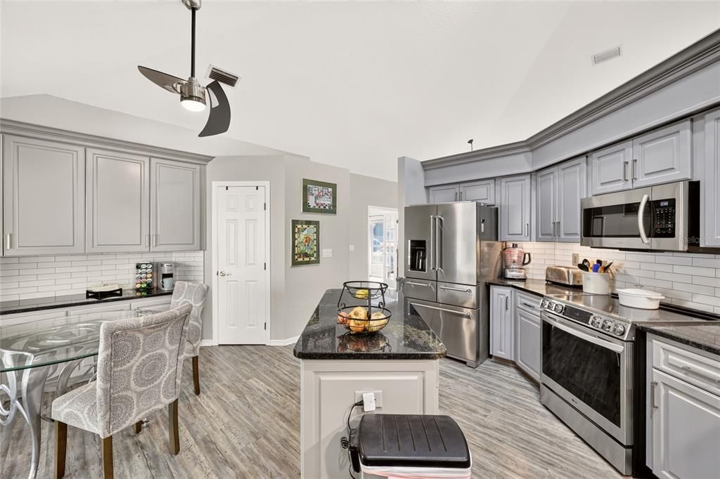 For Sale: $424,900 (3 beds, 2 baths, 2021 Square Feet)