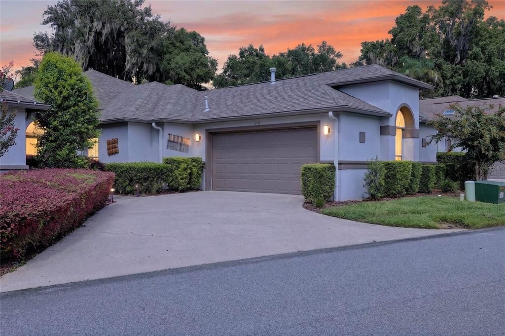 For Sale: $424,900 (3 beds, 2 baths, 2021 Square Feet)