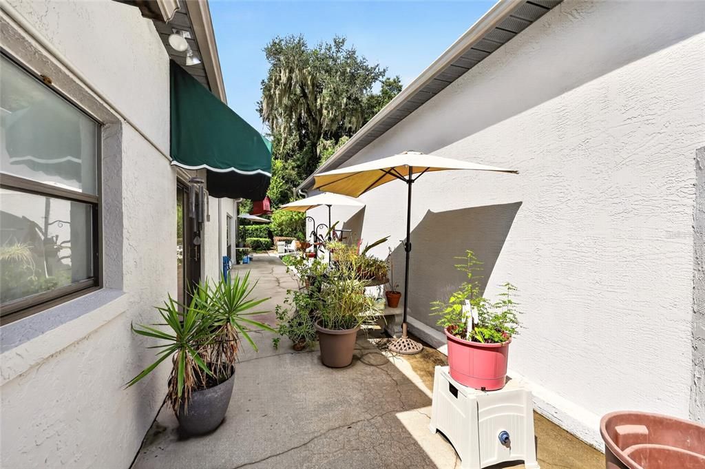 For Sale: $424,900 (3 beds, 2 baths, 2021 Square Feet)