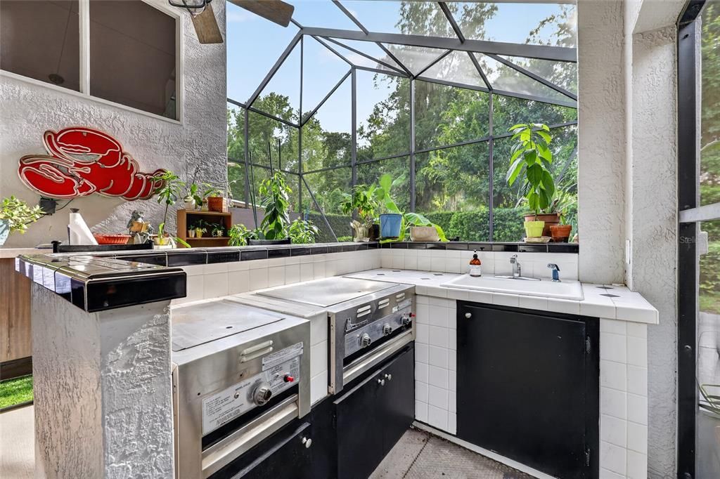 For Sale: $424,900 (3 beds, 2 baths, 2021 Square Feet)
