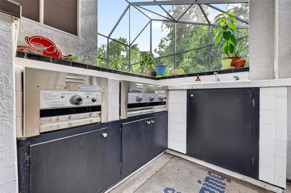 For Sale: $424,900 (3 beds, 2 baths, 2021 Square Feet)