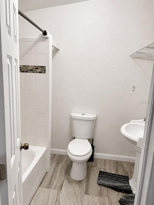 For Sale: $180,000 (2 beds, 2 baths, 1075 Square Feet)