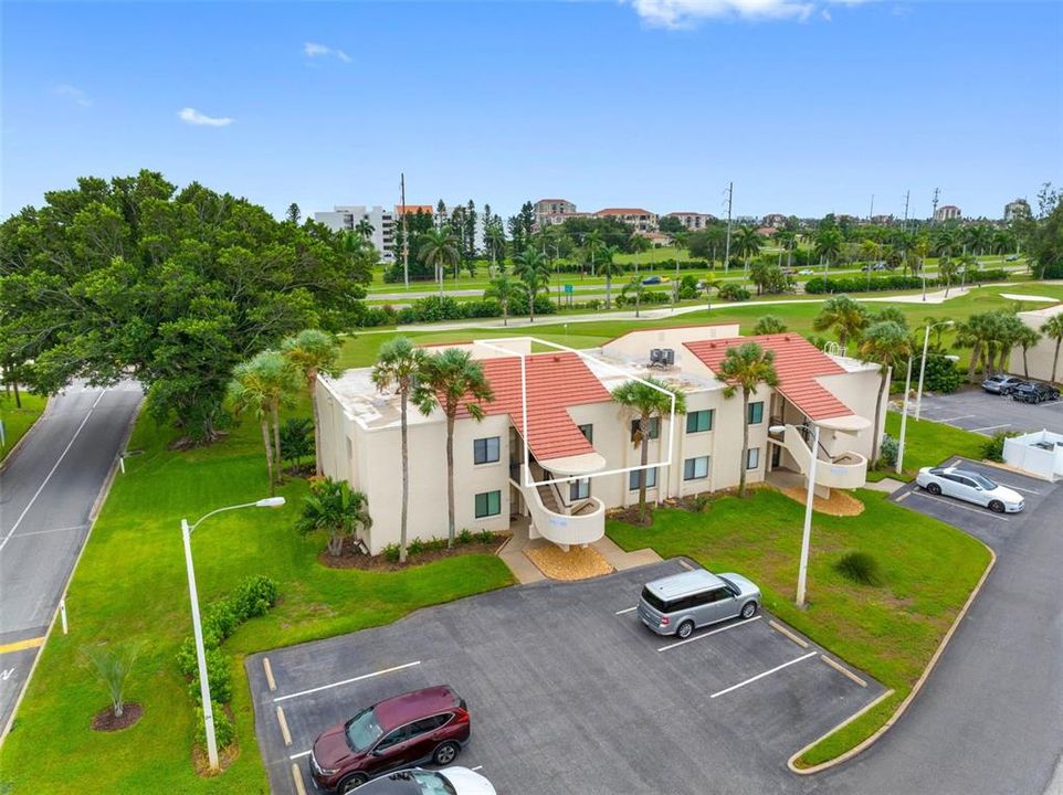 En Venta: $335,000 (2 camas, 2 baños, 960 Pies cuadrados)