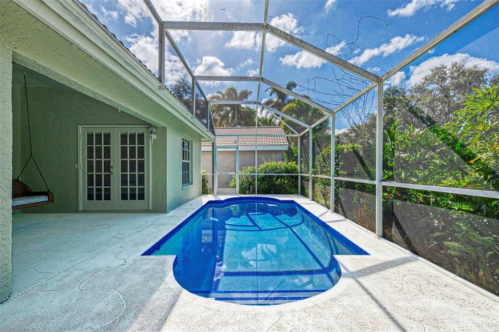 For Sale: $435,000 (2 beds, 2 baths, 2079 Square Feet)