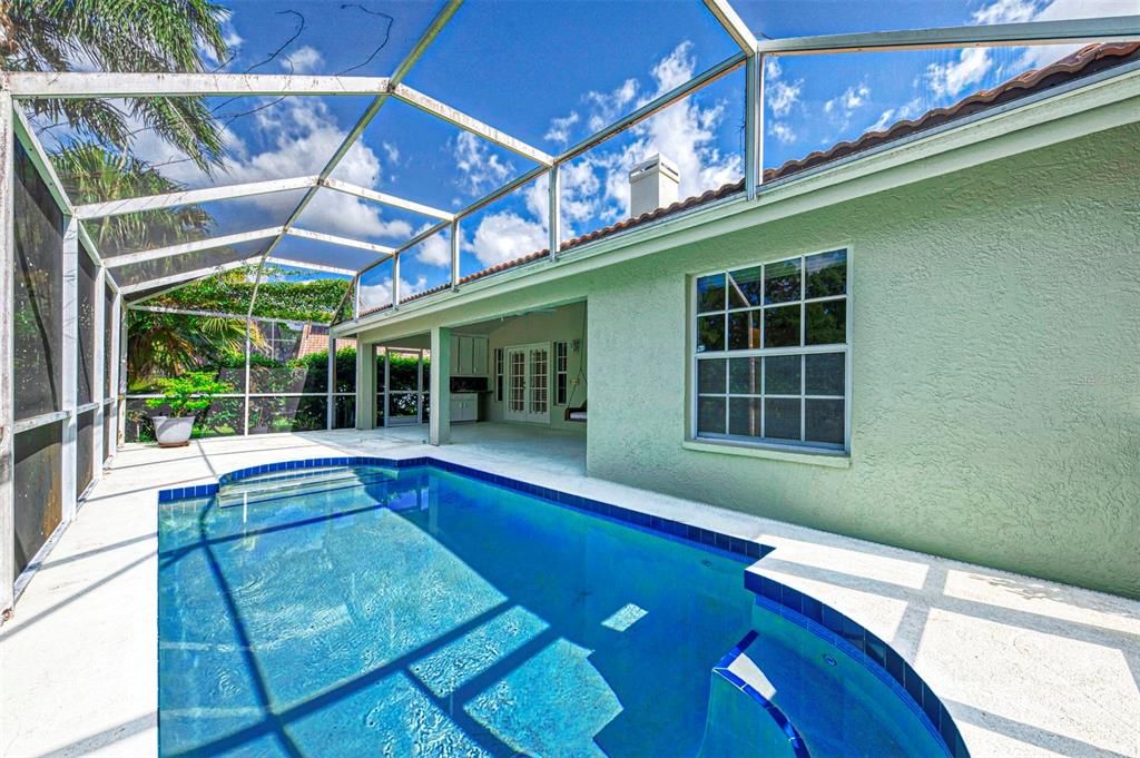 For Sale: $435,000 (2 beds, 2 baths, 2079 Square Feet)