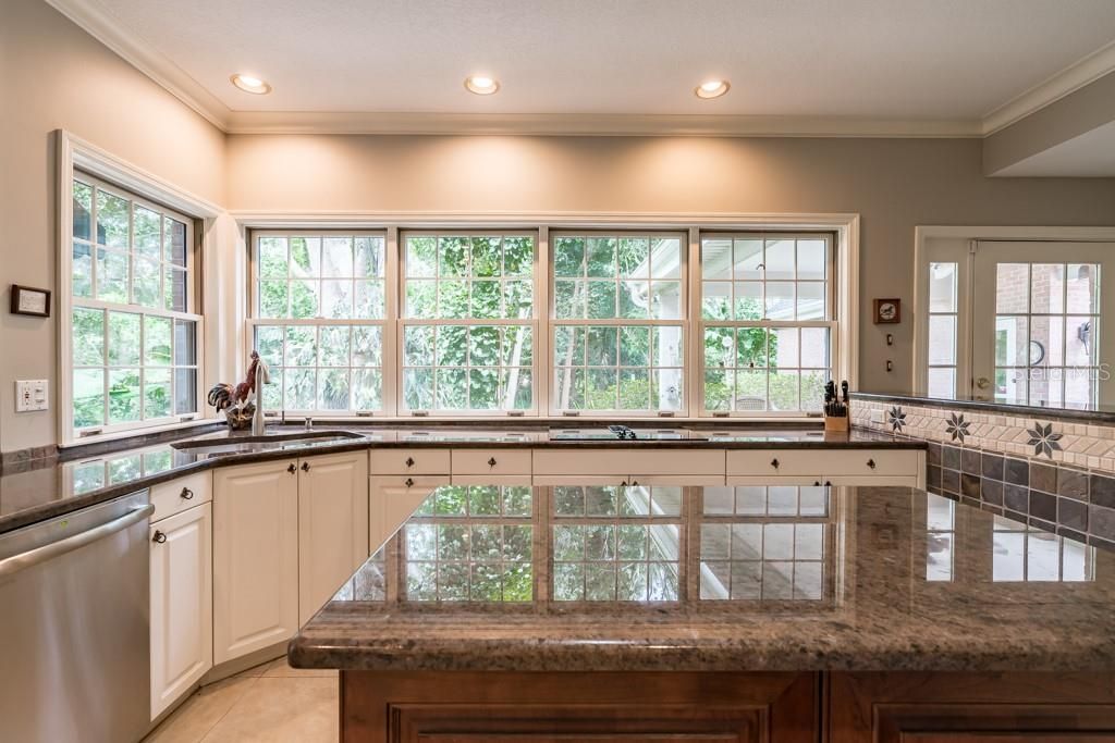 For Sale: $850,000 (4 beds, 2 baths, 3499 Square Feet)