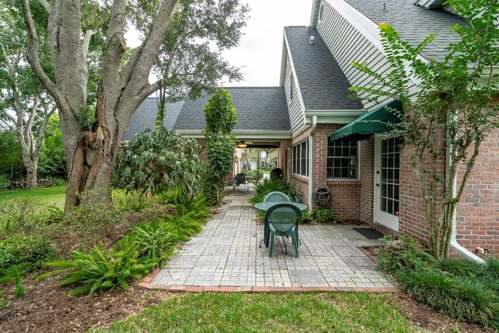 For Sale: $850,000 (4 beds, 2 baths, 3499 Square Feet)