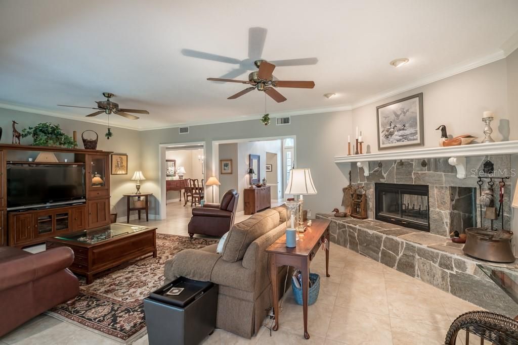 For Sale: $850,000 (4 beds, 2 baths, 3499 Square Feet)