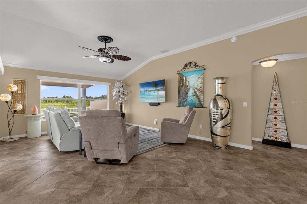 For Sale: $725,000 (3 beds, 2 baths, 1794 Square Feet)