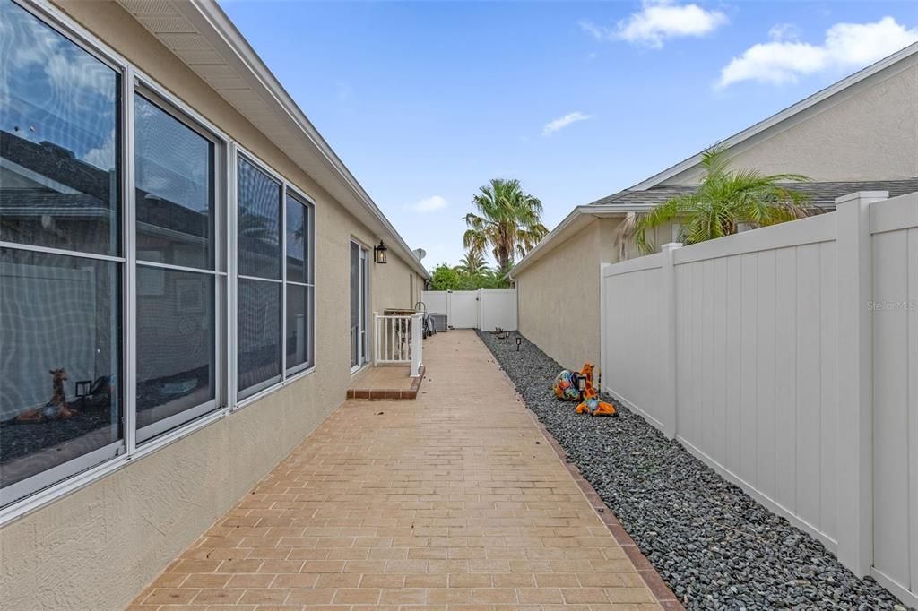 For Sale: $725,000 (3 beds, 2 baths, 1794 Square Feet)