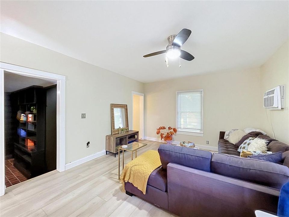 For Sale: $499,900 (3 beds, 2 baths, 2000 Square Feet)