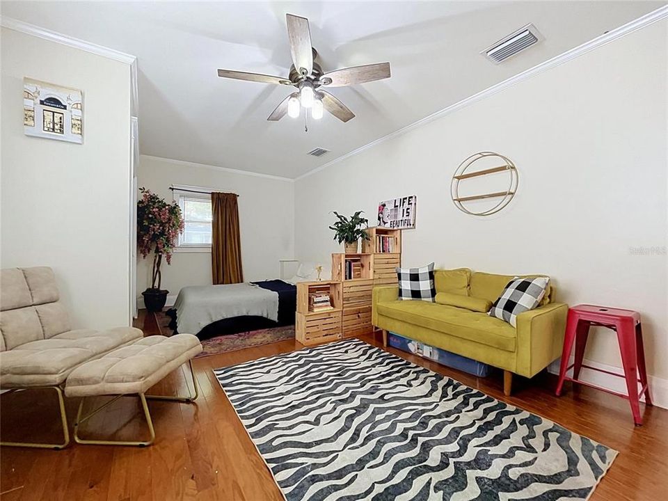 For Sale: $499,900 (3 beds, 2 baths, 2000 Square Feet)
